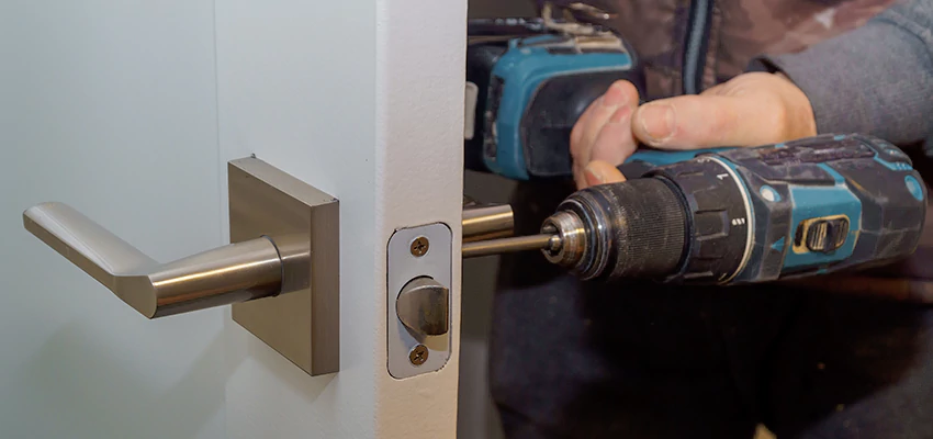 Broken Door Handle Lock Repair in Hemet, California